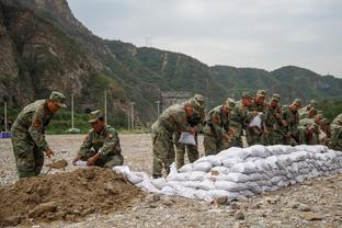 这状态如何？阿扎尔慈善赛集锦：传射建功夺冠，盘带如入无人之境